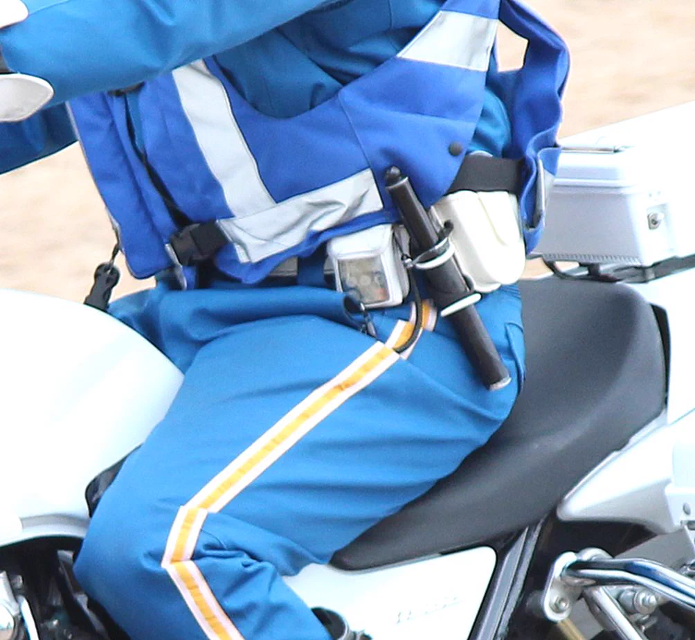 65 警棒吊り　白バイ隊員 HEffGeibIAAe8Gi?format=webp&