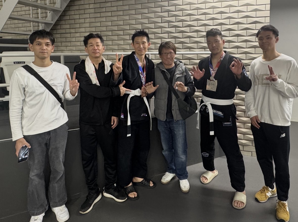 ゴーゾー tweet media