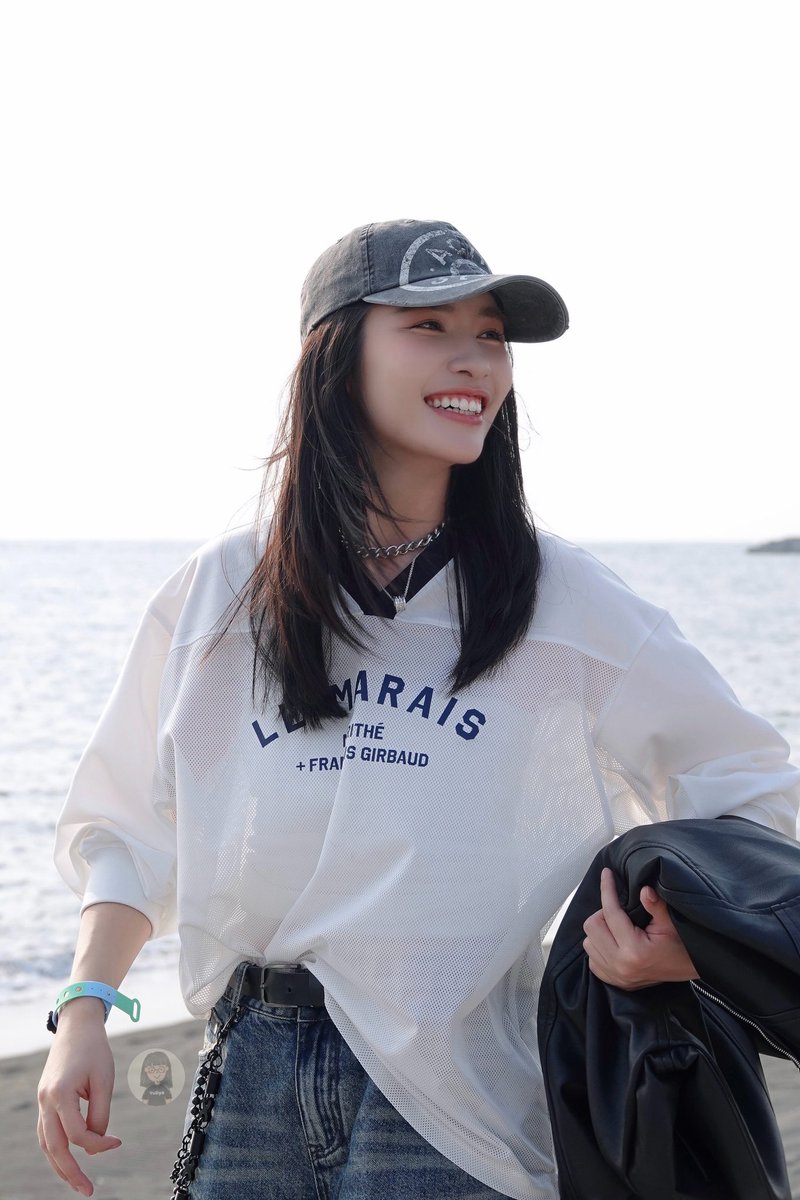 A sunny day in Kaohsiung 🌊

ADLK ONE SHARED DAY
#ADLKinKaoHsiung
#lookkaewkamollak