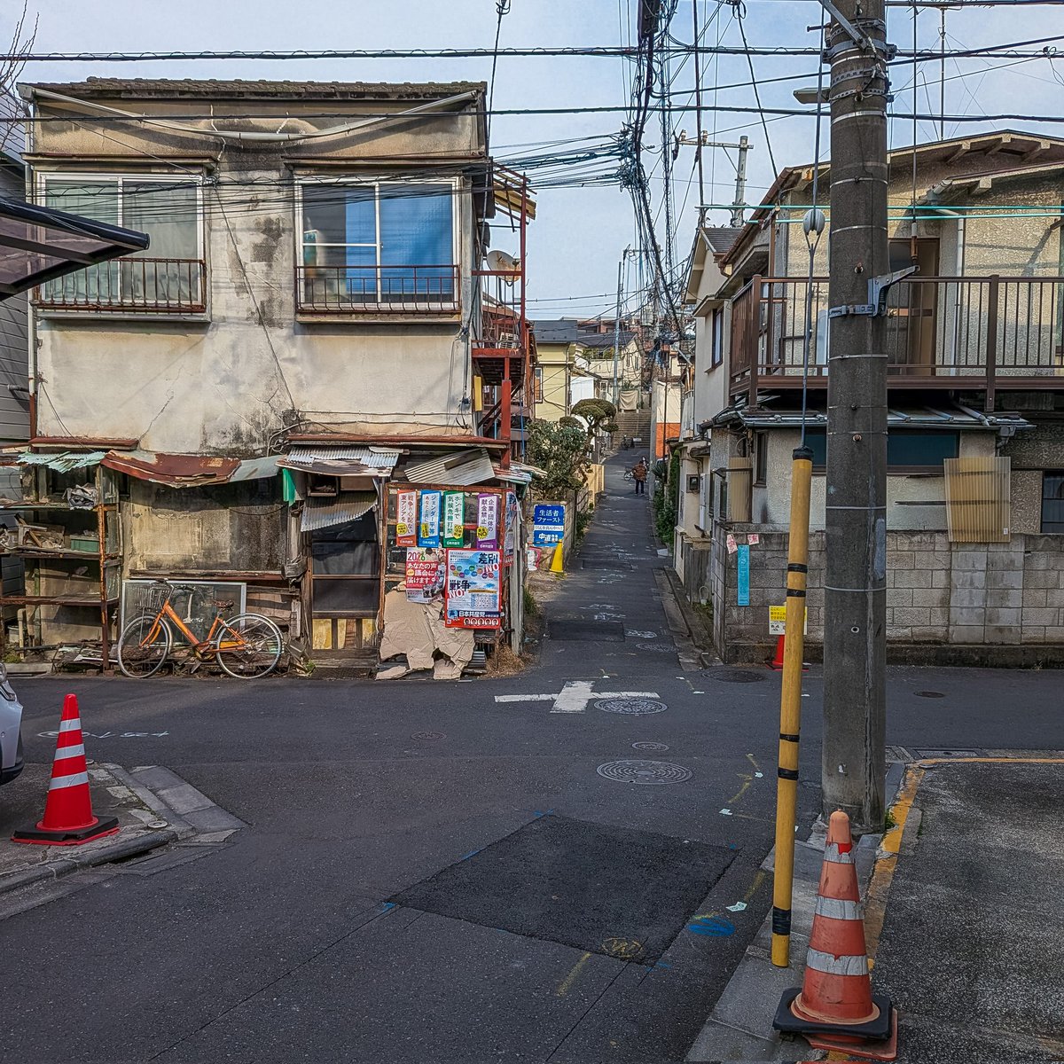 路地とタテモノ tweet media