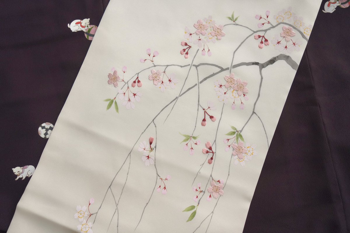 maccha_sencha's tweet photo. 先週着た着物
桜は咲き始めていたもののあいにくのお天気だったので猫に手毬の洗える小紋に枝垂れ桜の名古屋帯 https://t.co/nuLpGpJGDA