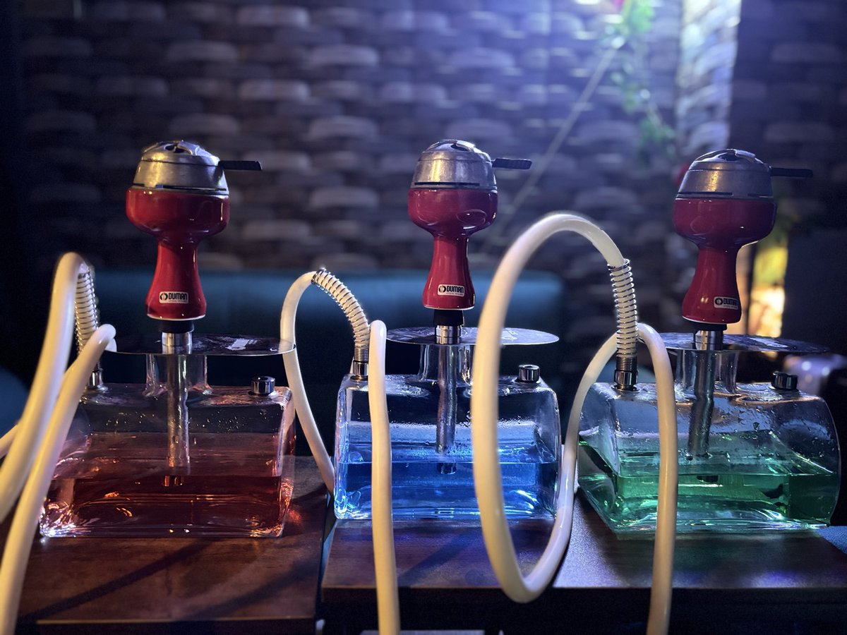 20:00オープンです🙆‍♀️
店内暖かくしてお待ちしております✨
内装もアップデートし、新しくカラーボトルのオプションも始めているので見に来てください！！

#名古屋 #シーシャ #シーシャ深夜営業 #名古屋アフターバー #名古屋シーシャバー #シーシャ好きと繋がりたい #ＬＧＢＴＱさんと繫がりたい