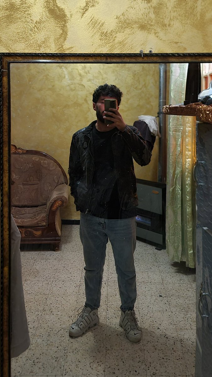 أُسـامة tweet media