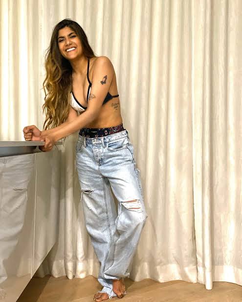 Shahid_Xclusive💬 tweet media