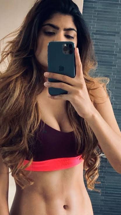 Shahid_Xclusive💬 tweet media