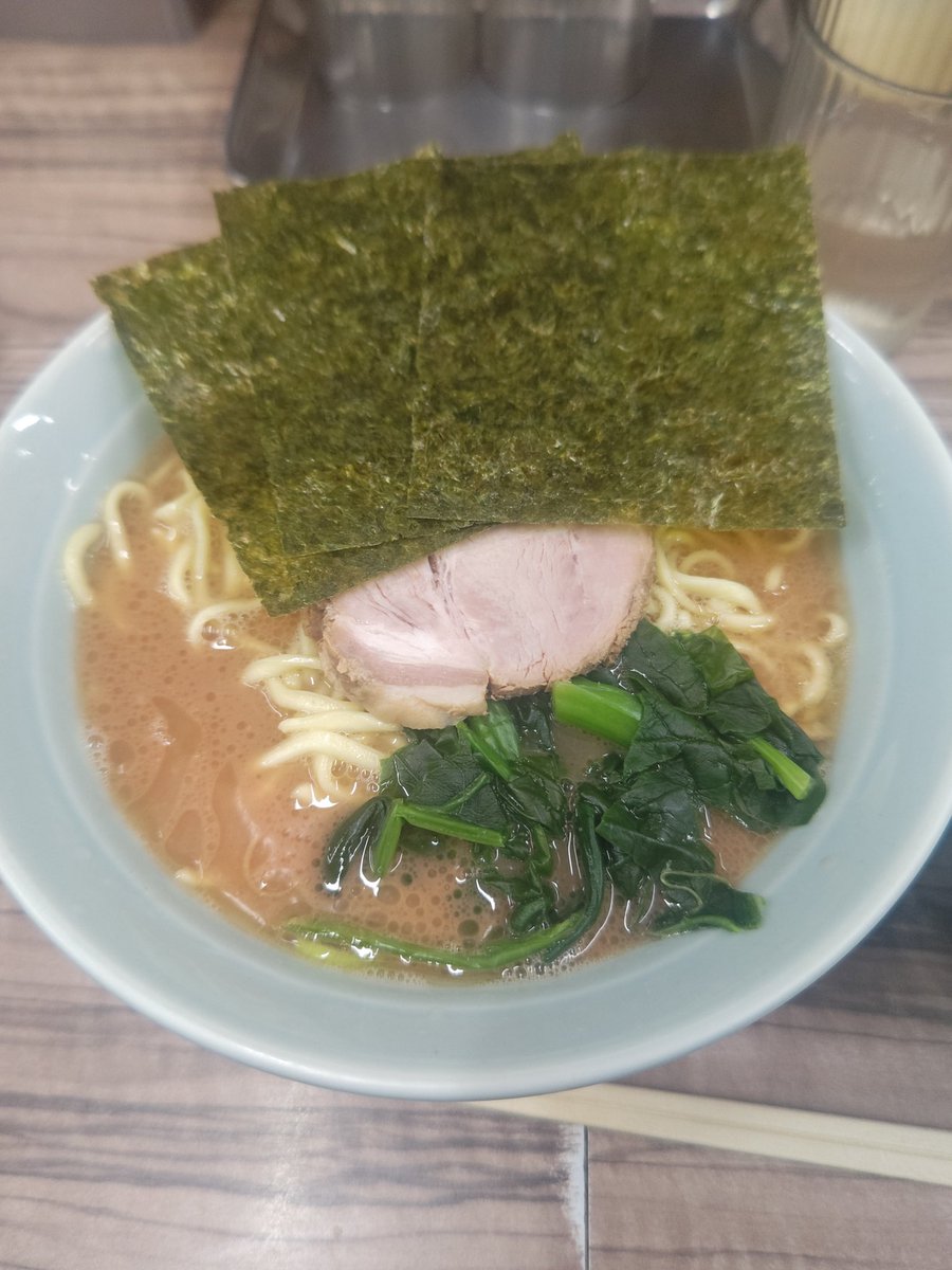 Paychanneler's tweet photo. 友人と30代の楽しみとは何なのか？っていうテーマで語り、武蔵家へ行ってきた🍜
#武蔵家
#ラーメン https://t.co/M82r0eR42c