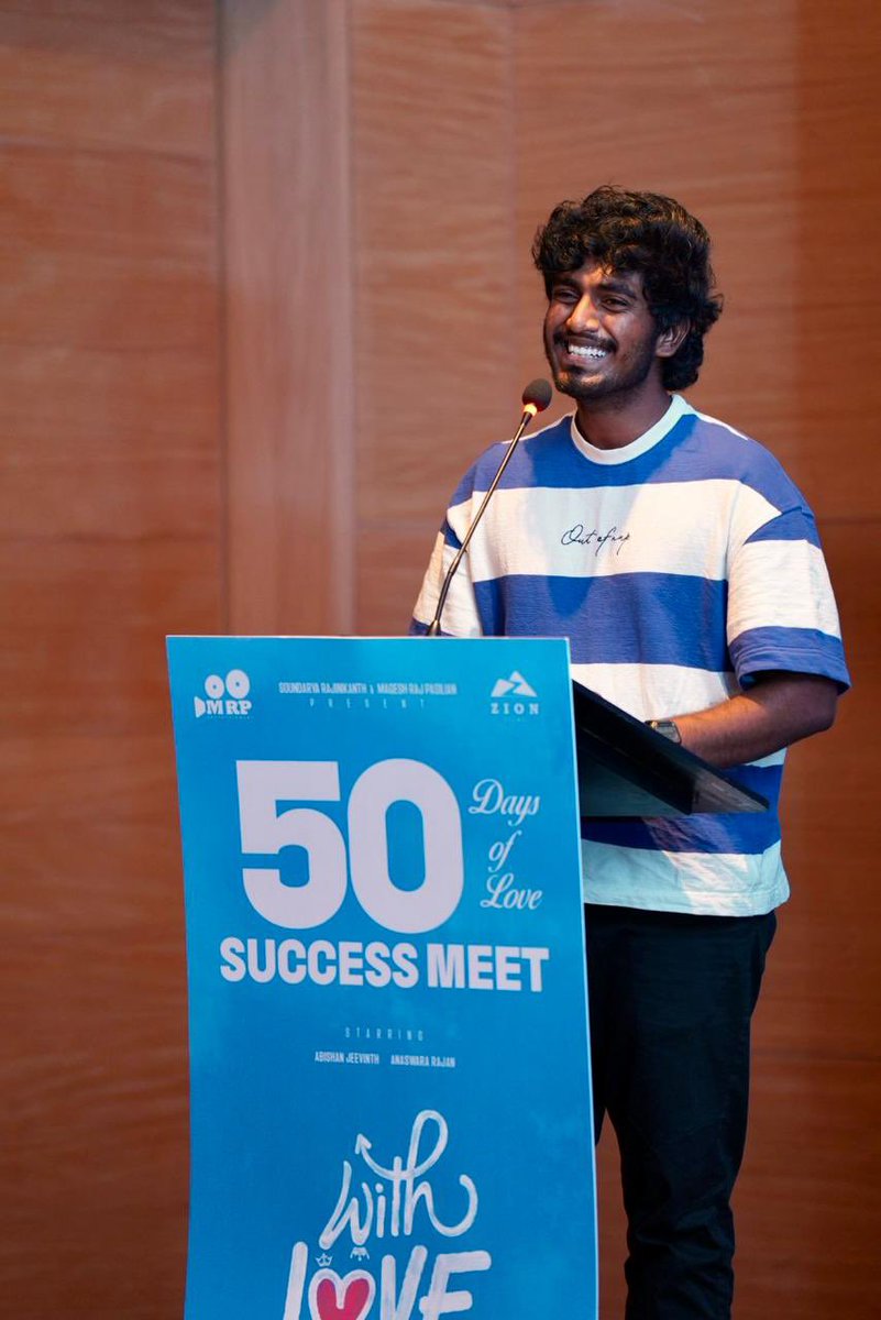 soundaryaarajni's tweet image. My Family ❤️❤️❤️🙏🏻🙏🏻🙏🏻😇😇😇

So grateful and thankful for all the love ❤️
Celebrating 50 days of #withlove 

Truly excited for what’s coming next from us to all of you 😊😇💪🏻🙏🏻❤️ @mageshraj