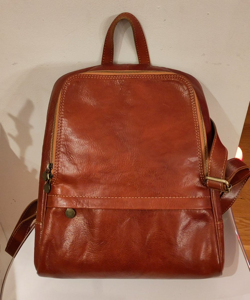 The items in our Silent Auction are rolling in ! jumblebee.co.uk/bathfestivalof…
Kindly donated by our member Anna Beria this handbag will be useful if you are travelling this summer !