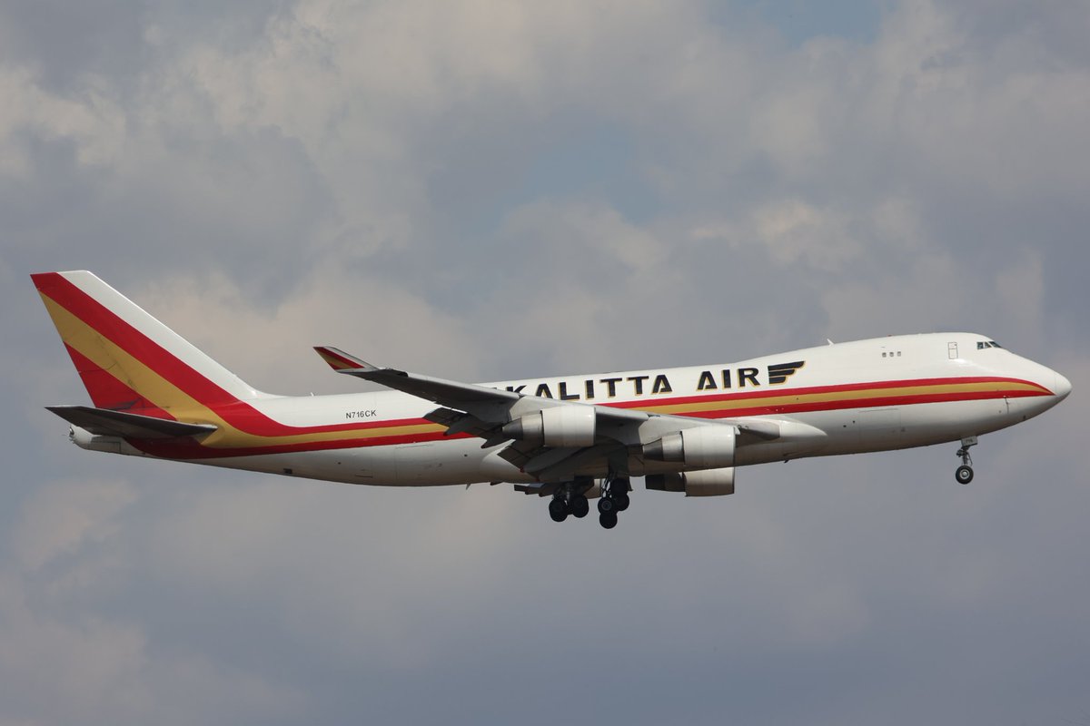 カーゴで目に止まったのはFDXのB6。聞けば飛べなくなったMDの代わりとか。あと飛ぶのにやっとな状況では？なエミレーツカーゴ。そして最近地元では会わないようなコニー。成田ではコニー📻と聞こえたような気がしましたが気のせいかな？蟹～と聞こえないと安心できない耳になりました🤣