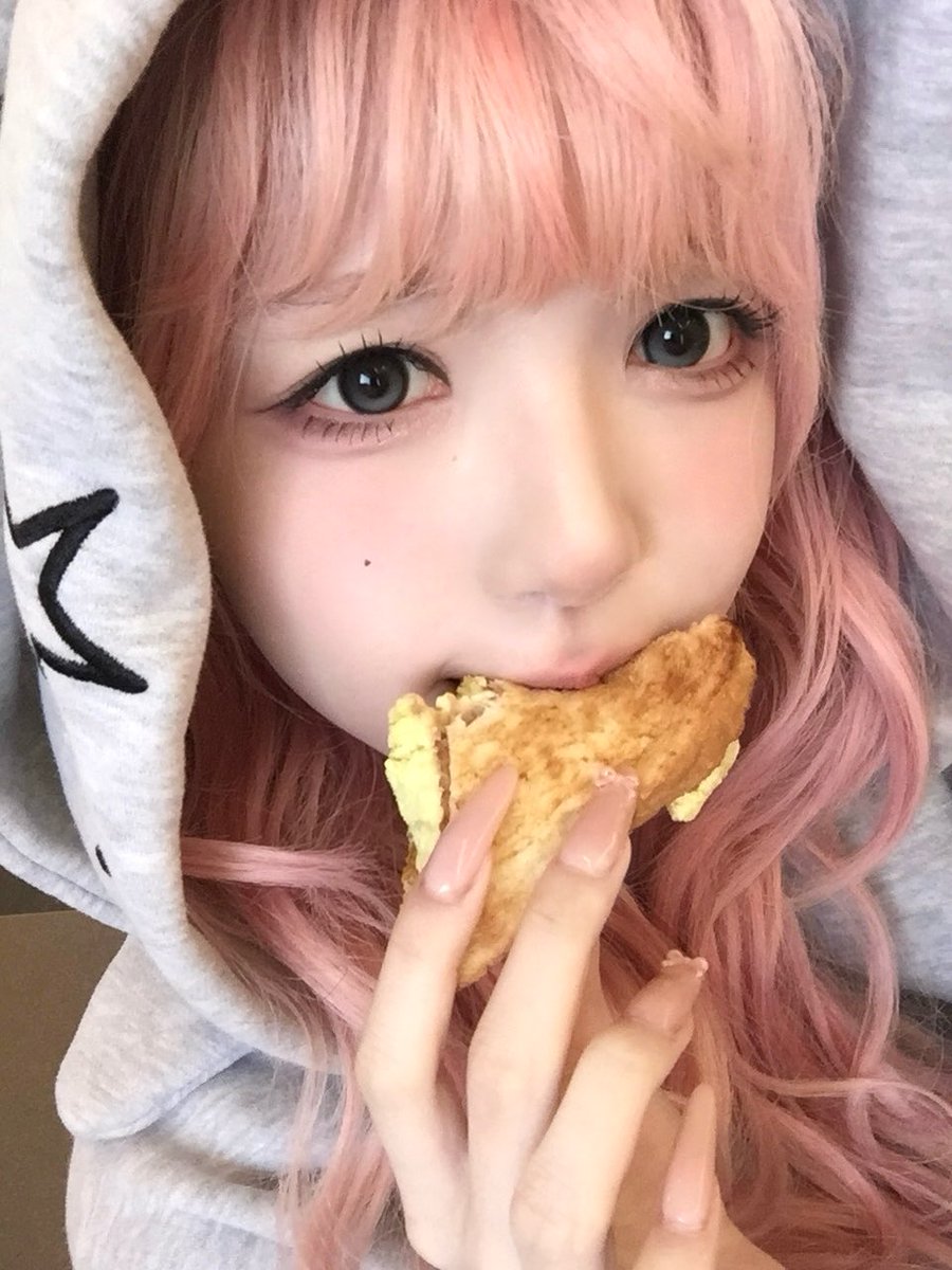 🍓 𓈒 ࣪ ˖ tweet media