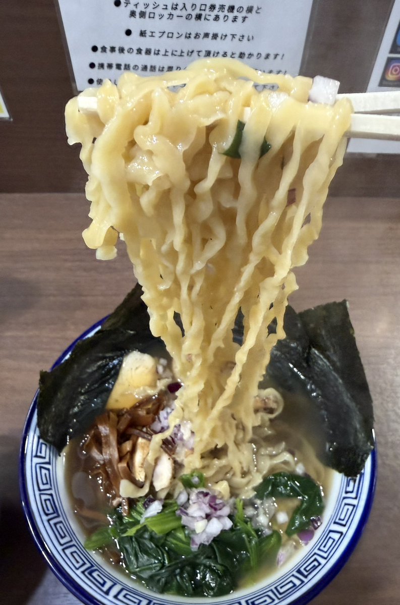 変なおじさん tweet media