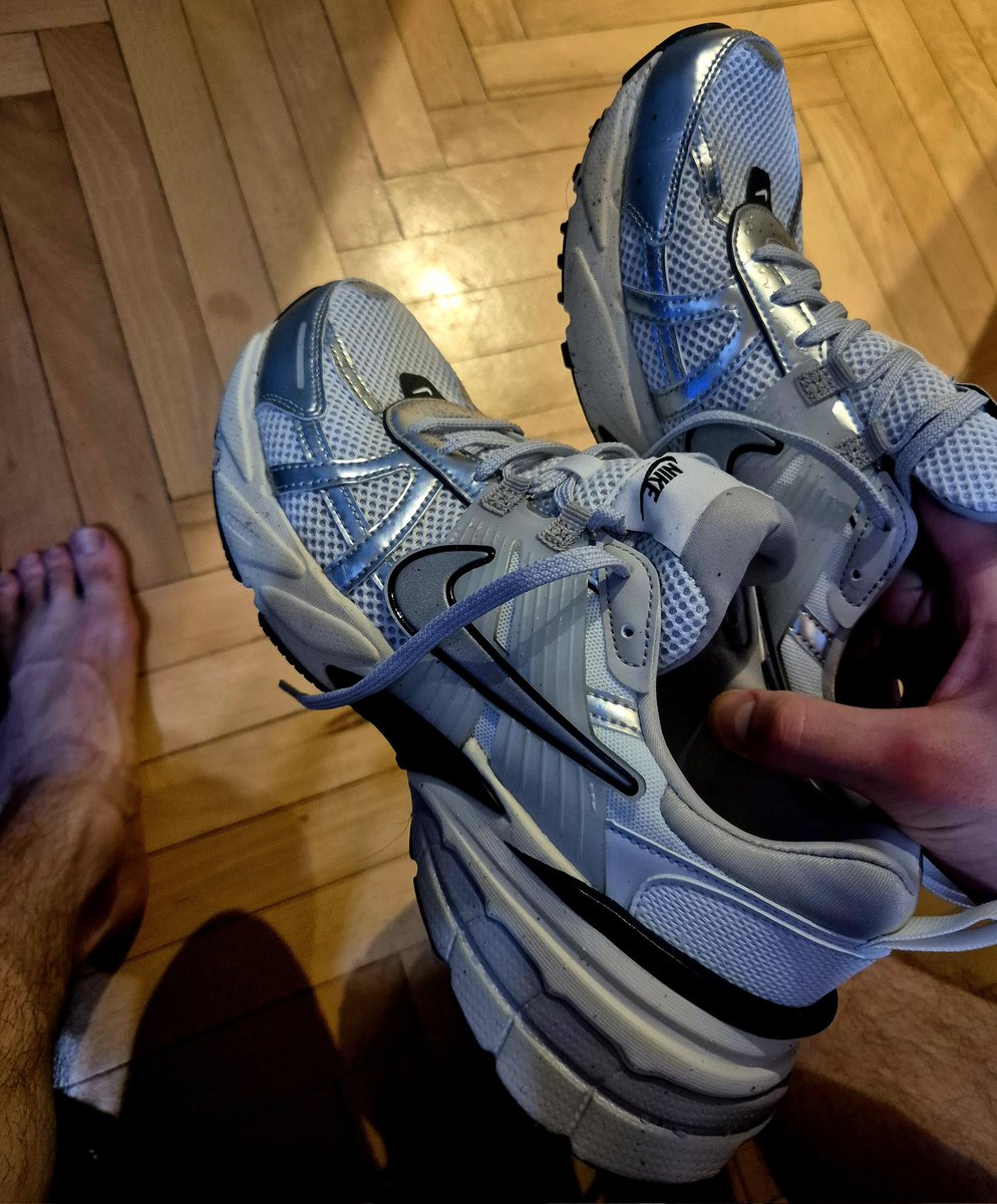 Chris 😵💫 tweet media