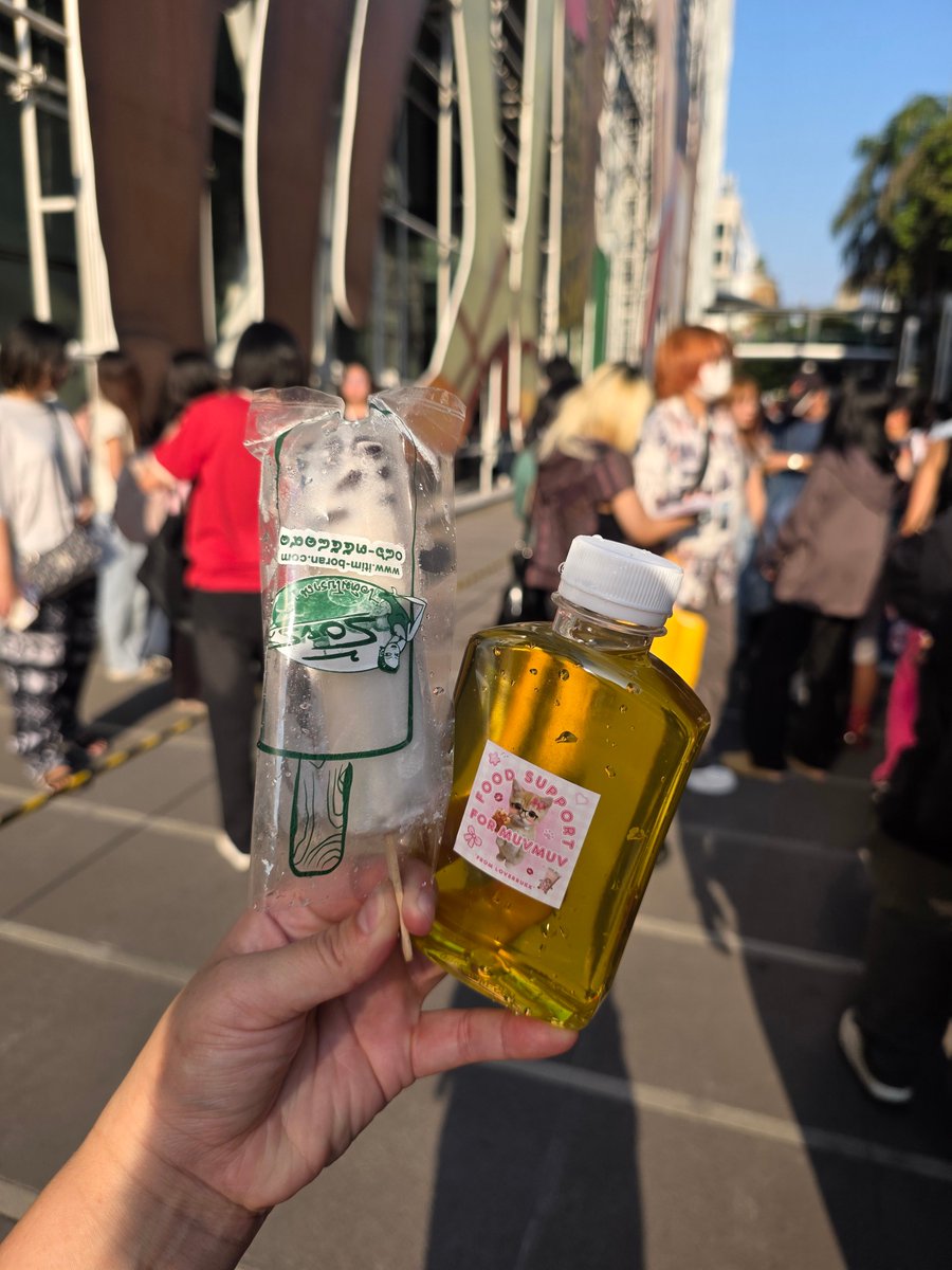 Blank M. tweet media