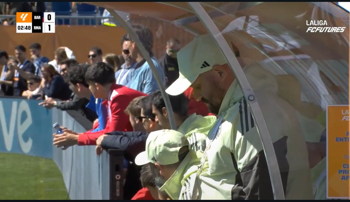 Twilight tweet media