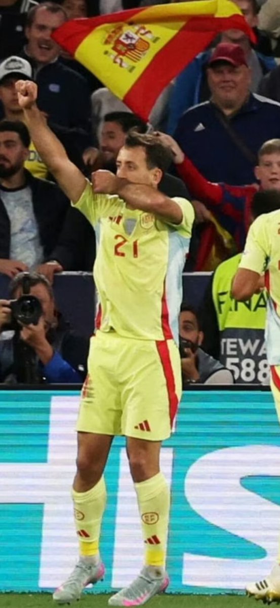 larrano43 tweet media