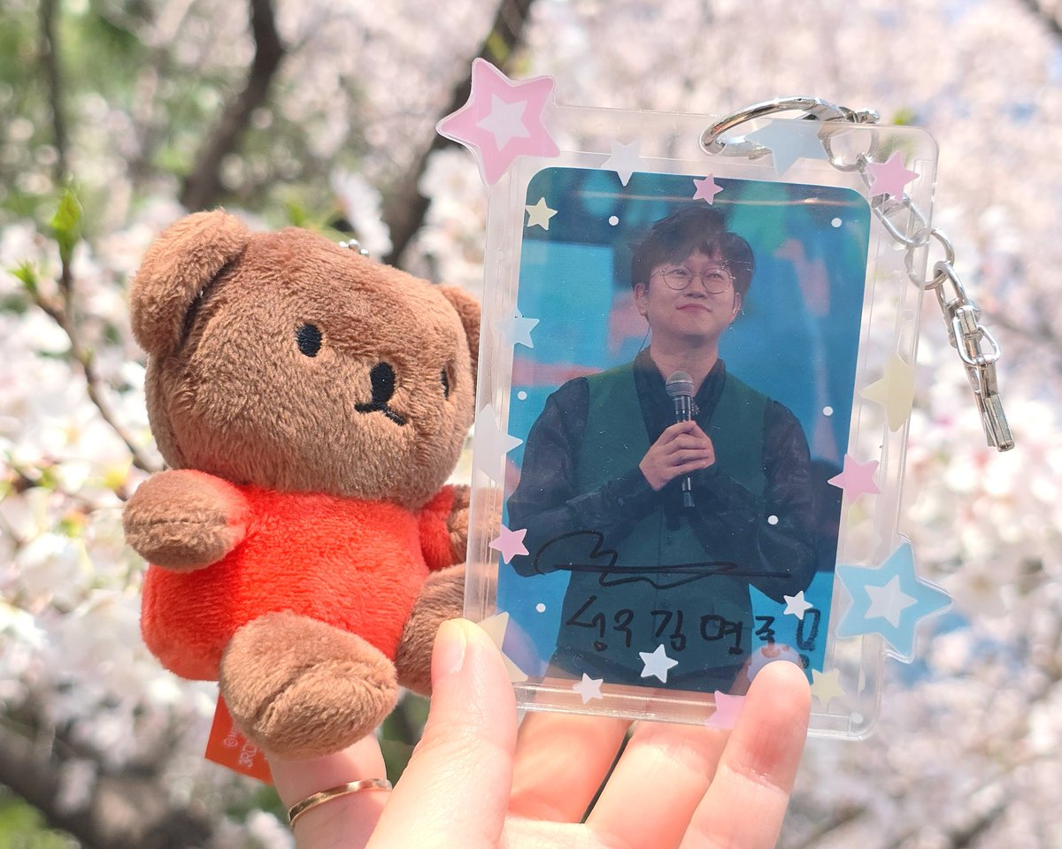 꼬맹이 tweet media