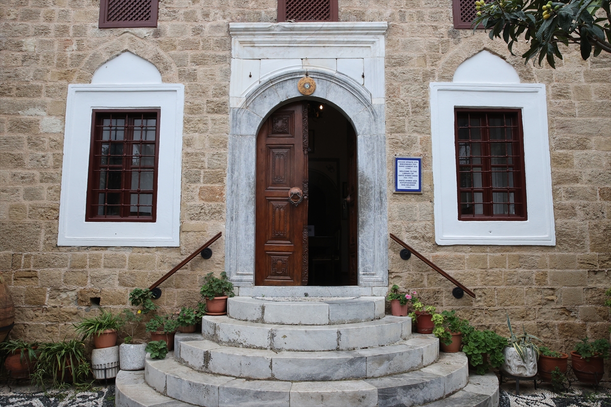 GezelimSeyahat's tweet photo. Rodos Adası’nda bir Osmanlı mirası: Hafız Ahmed Ağa Kütüphanesi
https://t.co/q2tep2AUid
#Rodos https://t.co/rMVXZM1oup