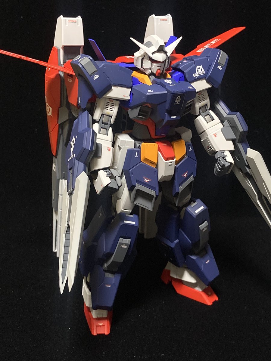 masami_coffee's tweet photo. MGガンダムAGE1フルグランサ完成。
思ったより部品が多くて、時間がかかってしまいました。
外部装甲や武器を外してAGE1ノーマルにもなります。
背負ってる物が大きくて、付属のスタンド必須です。
#ガンダム
#ガンプラ
#AGE1
#フルグランサ https://t.co/dG5QzobmkW
