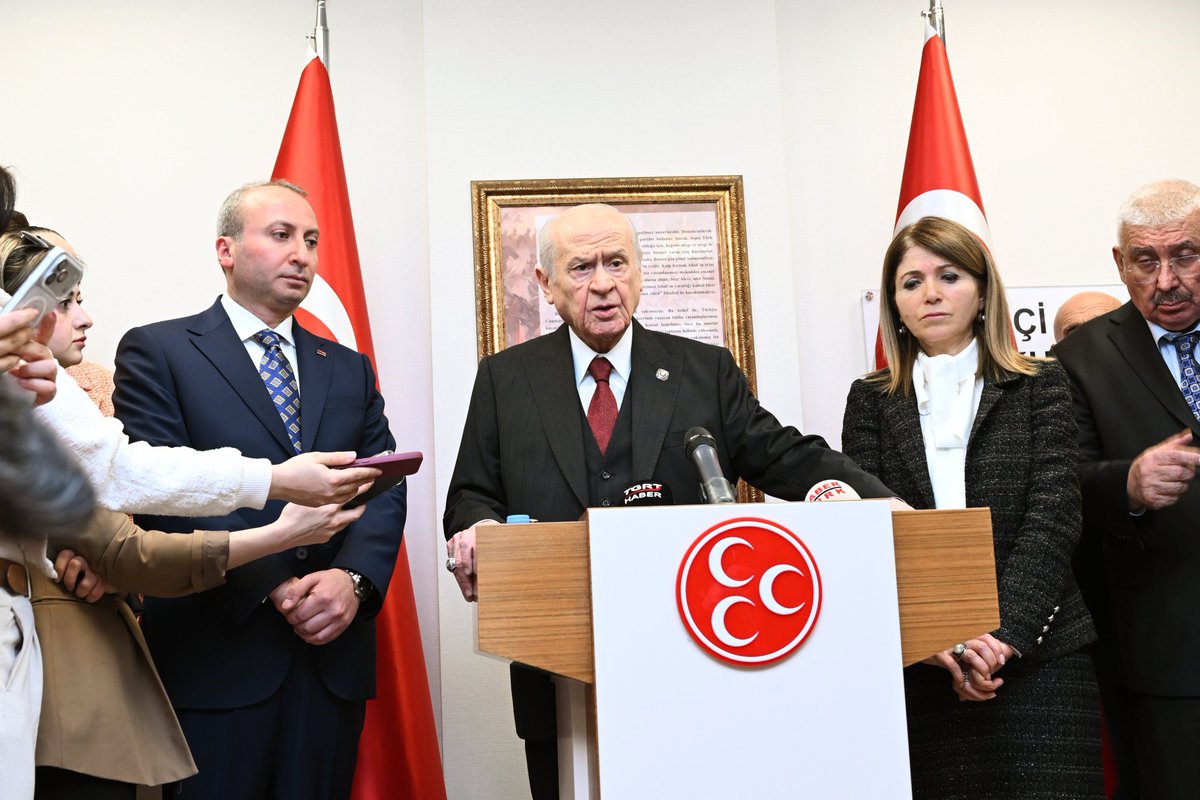 Liderimiz Sayın Devlet BAHÇELİ, Siyaset ve Liderlik Okulu’nun 23. Dönem Eğitim ve Öğretim Yılı açılışını gerçekleştirdi.