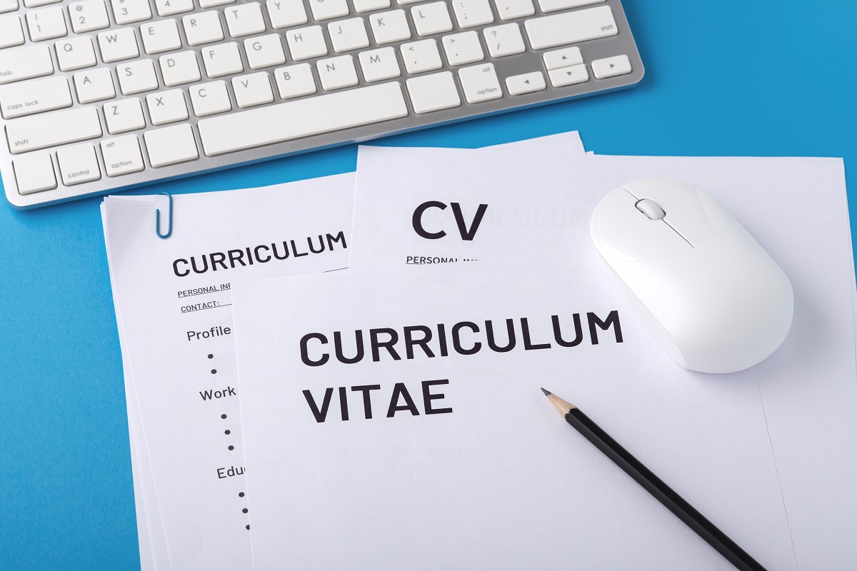 JCPJobsPlusMore's tweet image. The aim of a #CV is not to tell your life story but to get you an interview.

If you are struggling with what you should (and should not) include, take a look at these top tips from @reedcouk here: ow.ly/fH5n50YwHXg

#CVTips