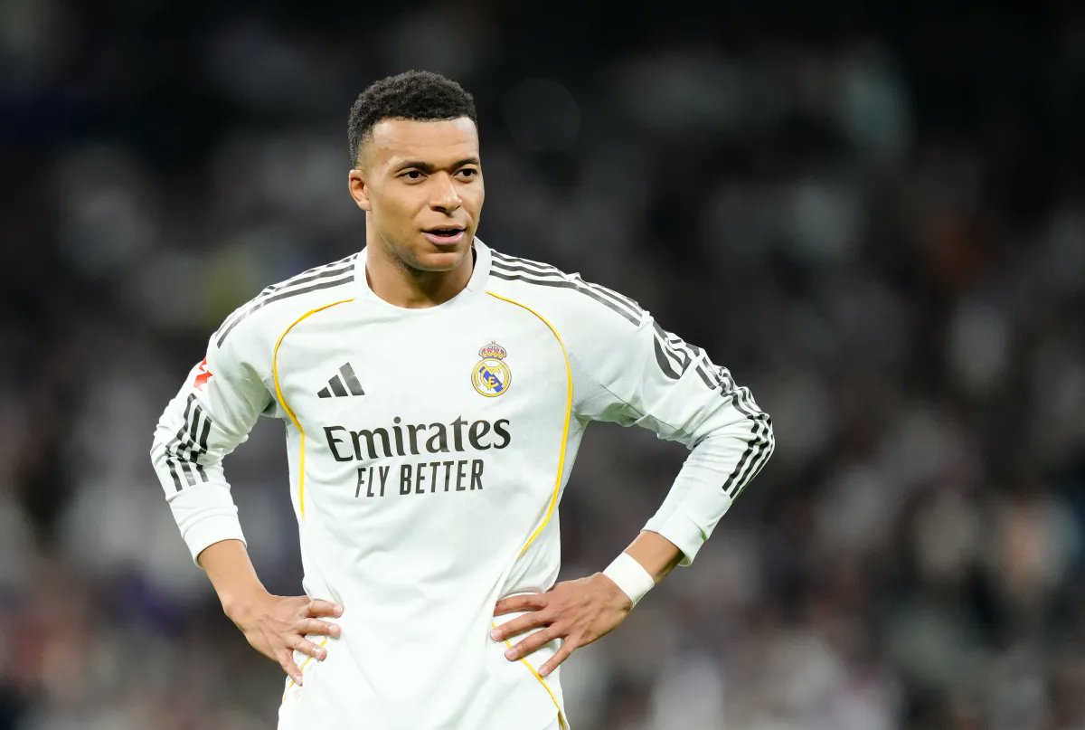 SUPRE𐌼E tweet media