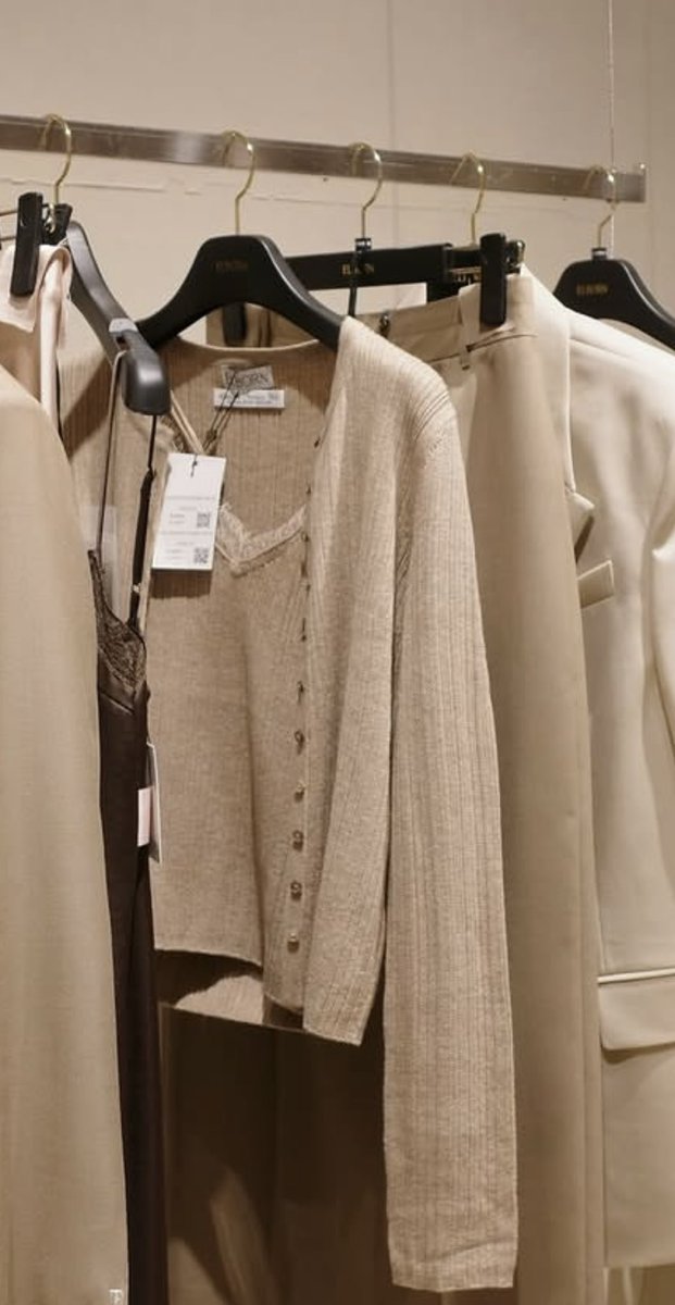 𝐫𝐢𝐬𝐚🦢 tweet media