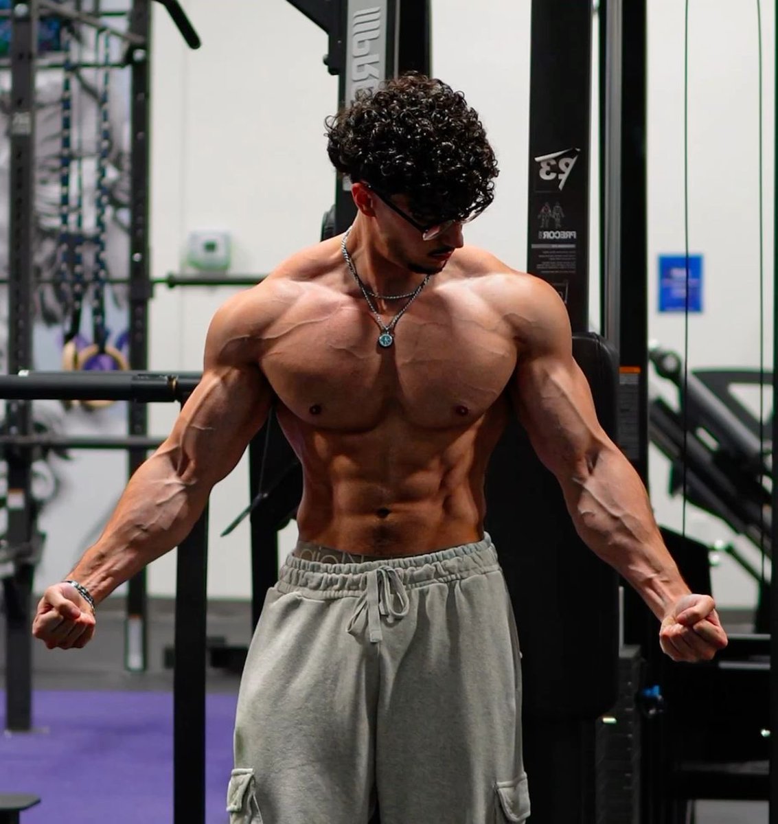 𝐎𝐟𝐞𝐦 tweet media