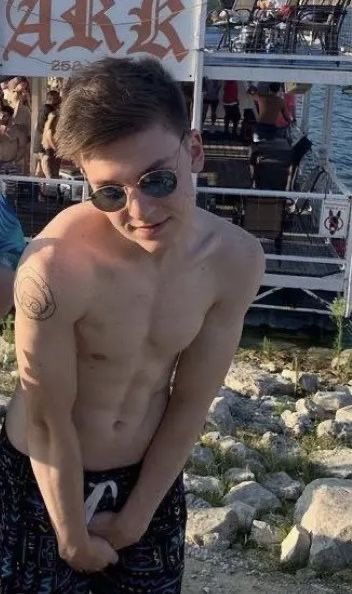 jerkiana tweet media