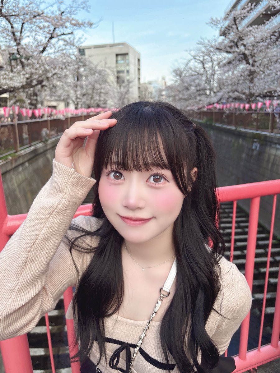 あしたはワンマンライブです♩

2年ぶりでドキドキするけどみんなに会えるって思うとがんばれる🚰·̫🚰 ♡♡

まだチケットあるので会いに来てくれたらうれしいです🎀