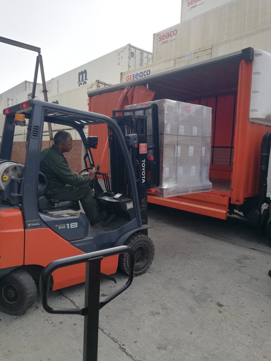 capeOstorms's tweet image. Loading view... officially on its way, next stop Zimbabwe 🇿🇼
#SpiritsExport #DistilleryLife #SpiritsBrand #InternationalTrade #CraftSpirits #LiquorLogistics #ExportReady #VodkaShipment #capeofstorms #spiceyardsaltriver