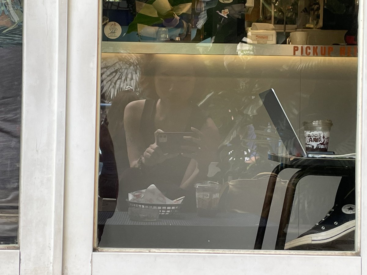 iritasi saraf☹️☹️☹️ tweet media