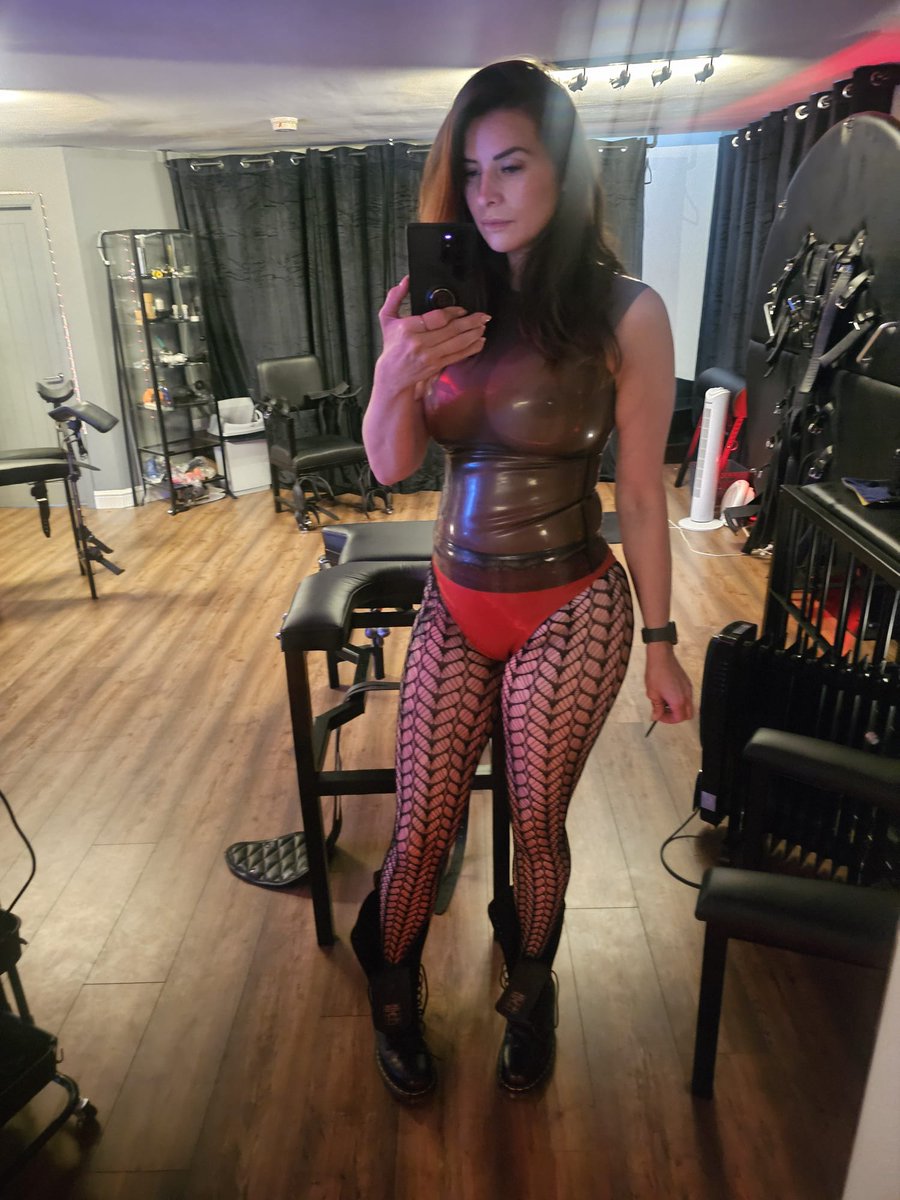 Alpha Divine tweet media