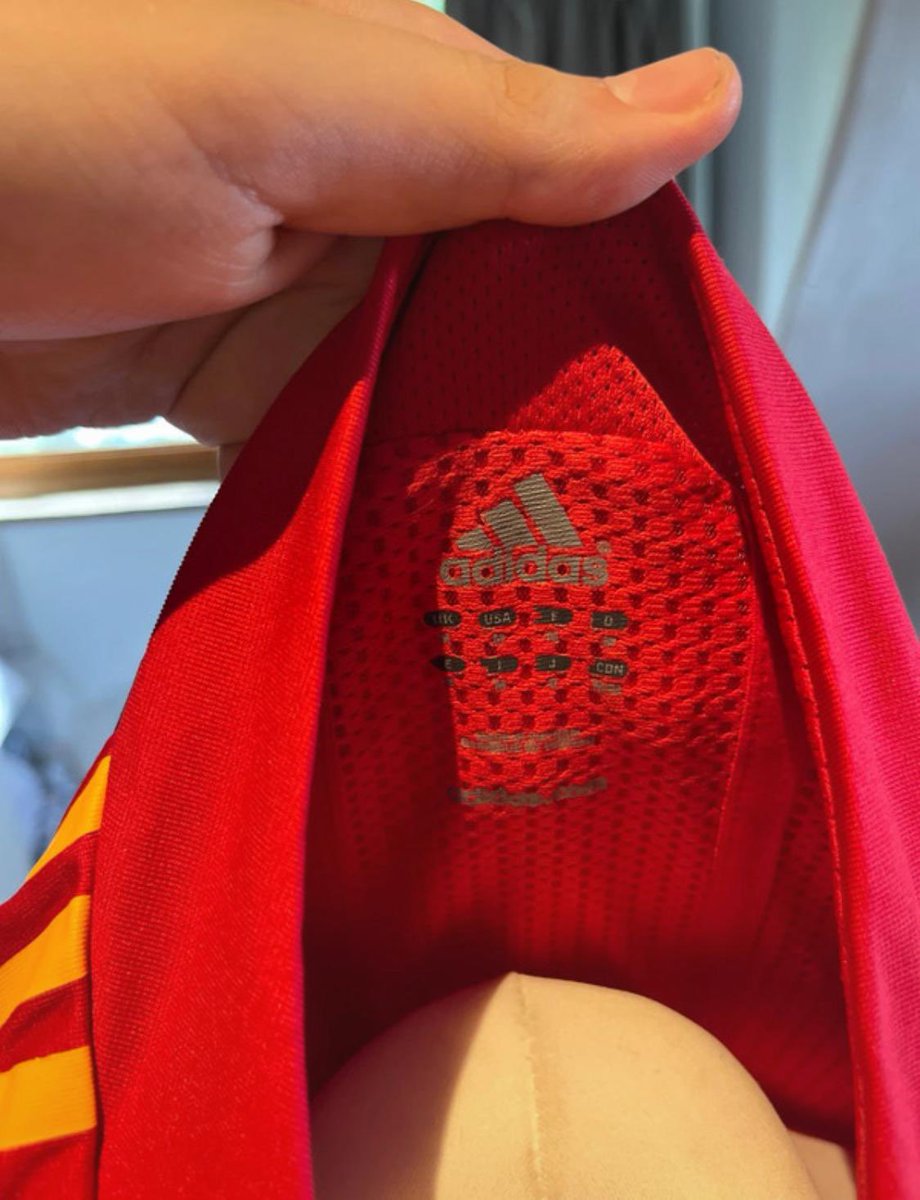 Foxy’s Football Shirts tweet media