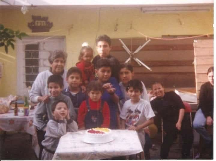 Salrez77's tweet image. #PORTADA2026 #SELFIETIME CON LA #FAMSALINASGARCIA HACE UNOS AYERES HACE 26 AÑOTES LA FAMILIA CUANDO MI ABUELITA DOÑA #ANGELICAGARCIA #QUEBENDICIÓN TIEMPO BONITOS LA NIÑEZ Y MAS CON MI ABUELITA QEPD BESOTES HASTA EN EL CIELO SIII SEÑOR #FELIZCUMPLEAÑOS BYEBYE OK 029/100