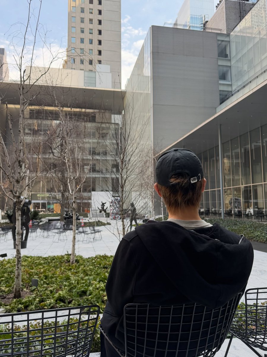 RAPMONTSER's tweet photo. Bits of Arirang promotion in the US. https://t.co/e4jfOjsKB0