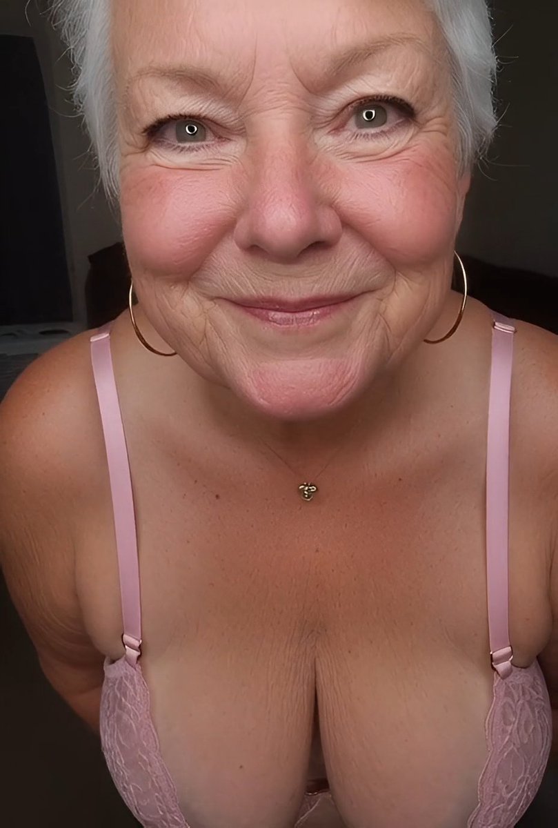 British MILFs and BBWs 🇬🇧 tweet media