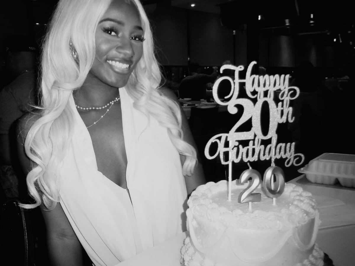 my world ♓︎ tweet media