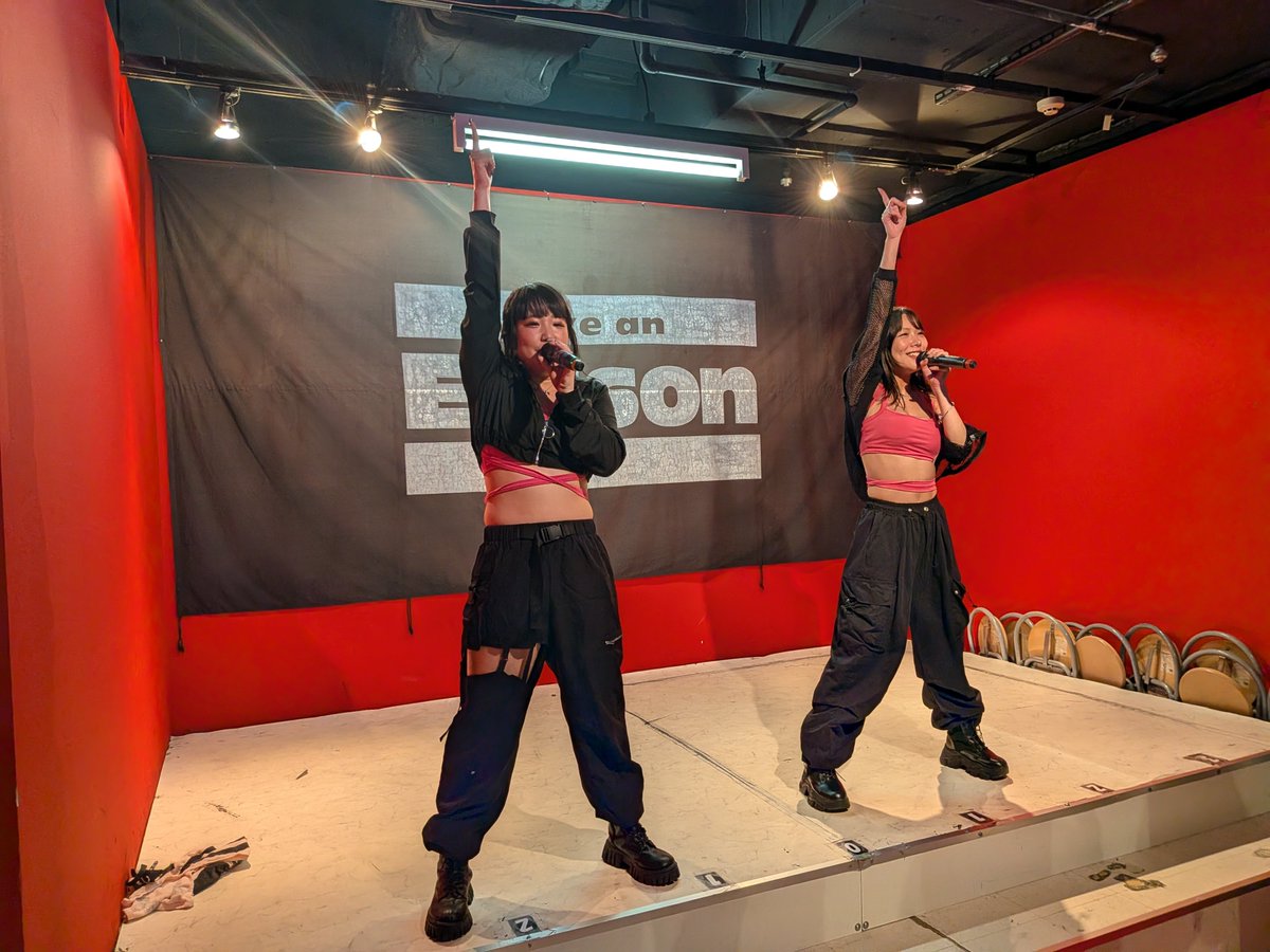taakun0718's tweet image. 今日のぱくぱく
No.486
 #ファミチキレッド
ライブの後いただきました😋
 #TEN6
 #アイタエジソン
今日のライブも楽しかった♥️
仲間にも会えて嬉しかった(*≧∀≦*)