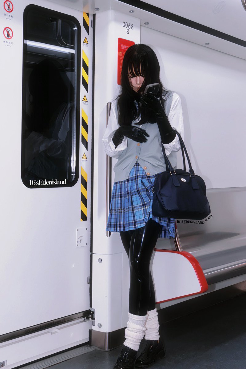 16_030's tweet photo. -

通學路2

-
#rubberfashion #rubber #latex  #latexfashion #乳胶 #乳胶衣 #乳膠衣 #膠衣
借鉴:yd @ydh2101 https://t.co/rtpkF3hrIF