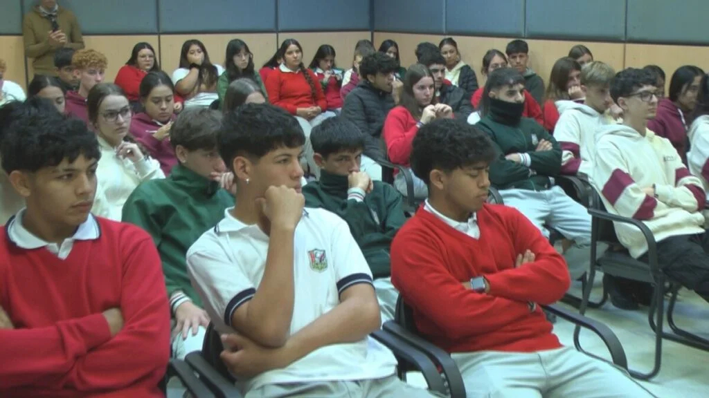 Proyecto de Vinculación Laboral y Pedagógica 🤝 Industrias Montecor + Instituto Gral. José María Paz

Industria + educación para construir futuro 🚀
Formación real, oportunidades concretas y talento local 🌱

Conectamos aula y planta. Porque el desarrollo también se forma. 🌍