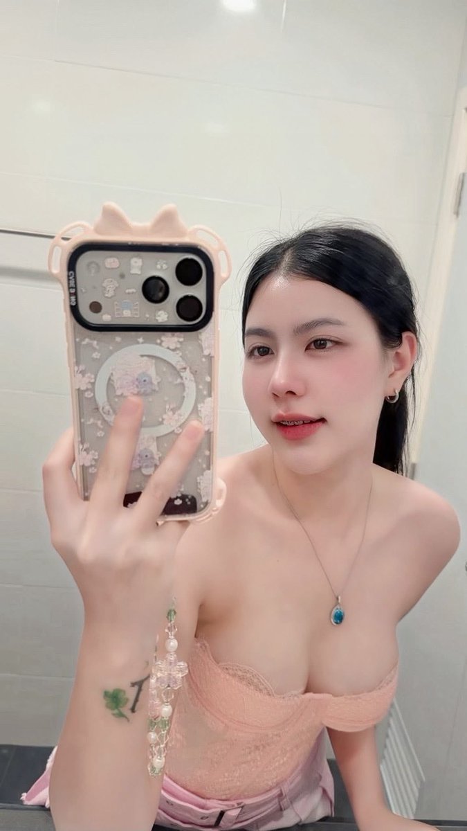 Star Bunny tweet media