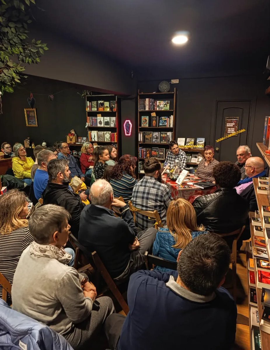 Derry Books tweet media