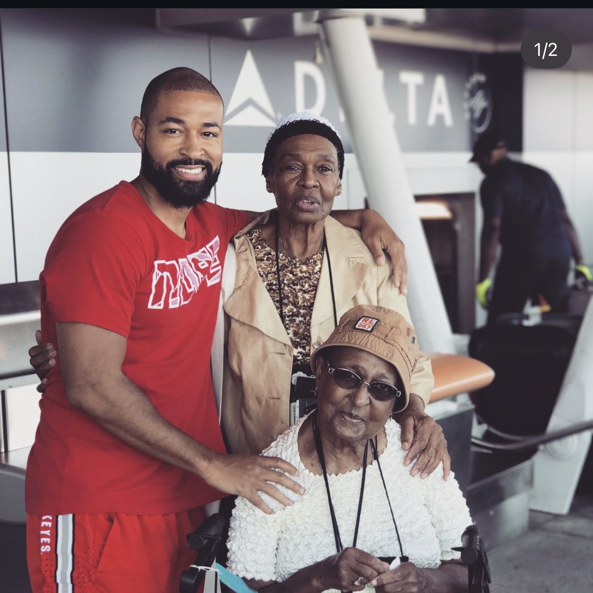 Blue Sky Ray tweet media