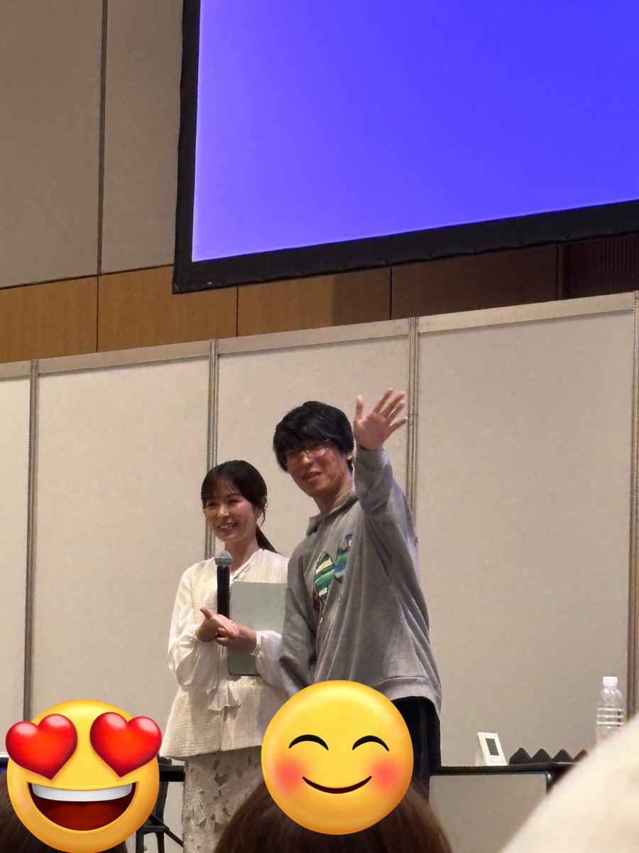Ravinna32's tweet photo. ラジオNIKKEI&プロネクサス共催 #MARKETWAVE テスタさんいわく「全員メガネイベントの日👓」に行ってきました!
最近の乱高下する相場をどう捉えるか、お話とても参考になりました✍️
撮影NGのところ、お写真撮らせていただきました😊テスタさんお優しい✨なのにピンボケ😭
ありがとうございました🙏 https://t.co/d3UxT6DSBt