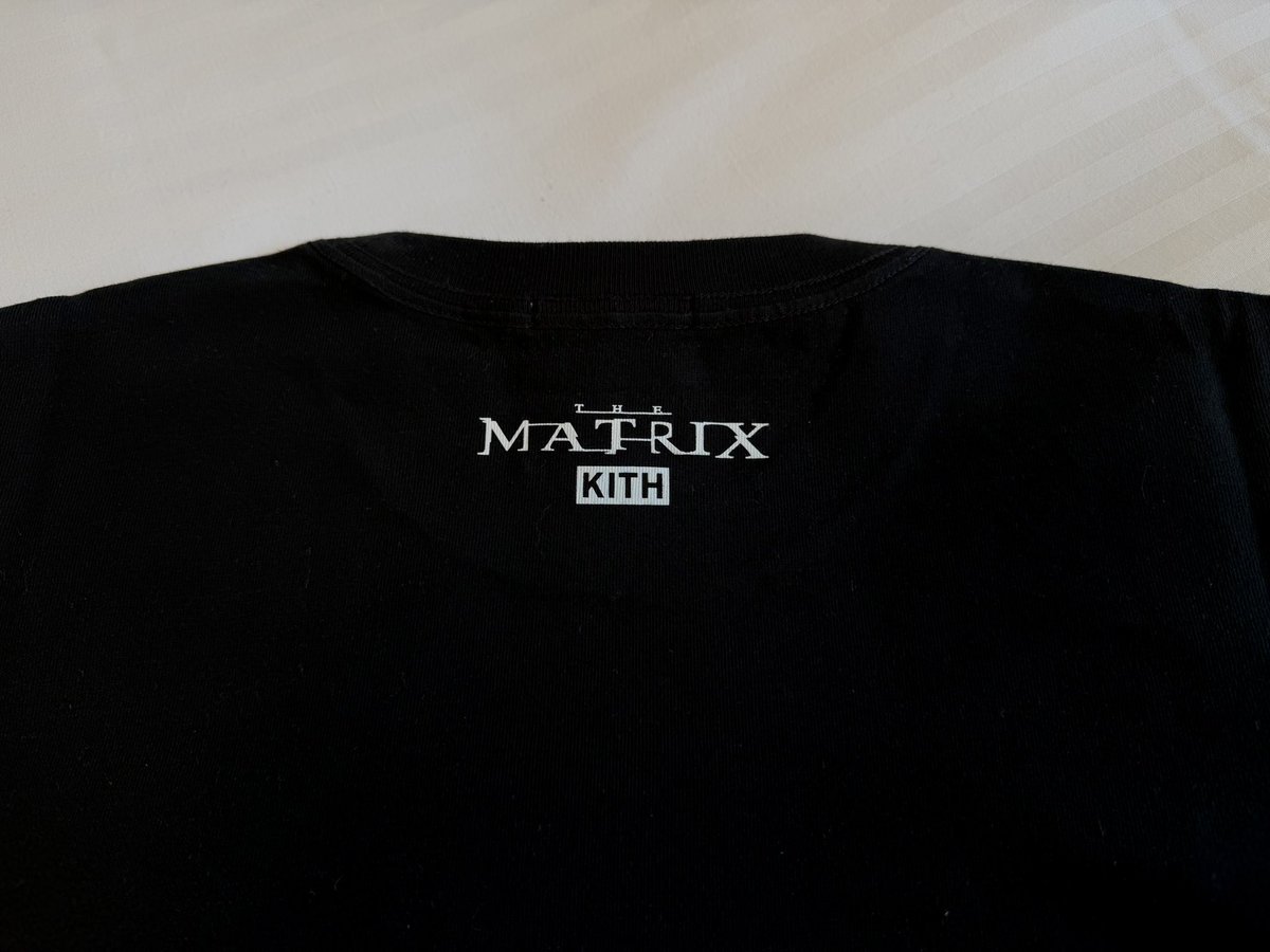 KITHと映画「マトリックス」のコラボTシャツがオンラインでは売切れて