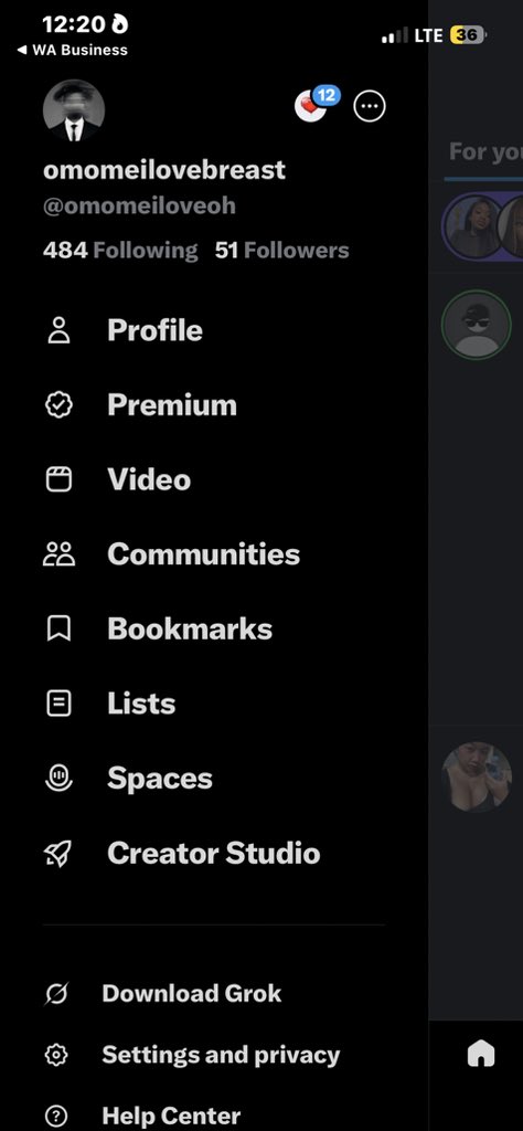 omomeilovebreast tweet media