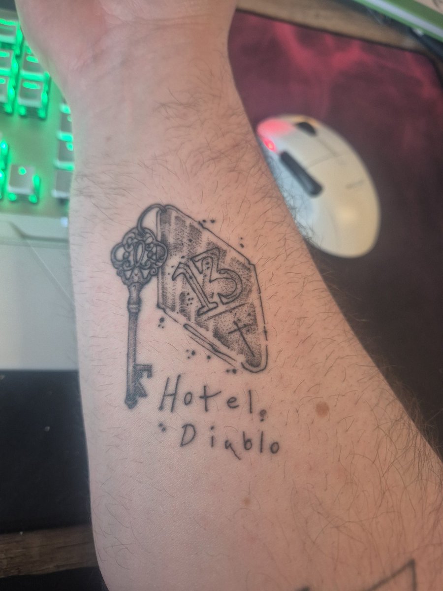 HembisXX tweet media