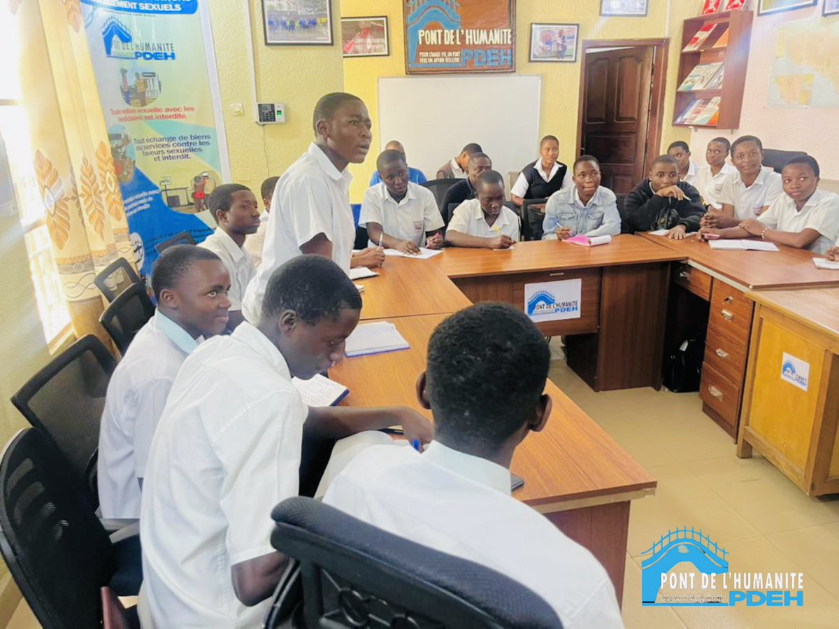 PdehRdc's tweet photo. Visite enrichissante au bureau #PDEH ce 27 mars 2026 : les élèves de la 5ème année en Technique Sociale de l’Institut Mont Carmel ont découvert nos actions et échangé sur le travail humanitaire. Une jeunesse engagée et prometteuse ! 
#JeunesseEducative https://t.co/vlOdF7dsc4