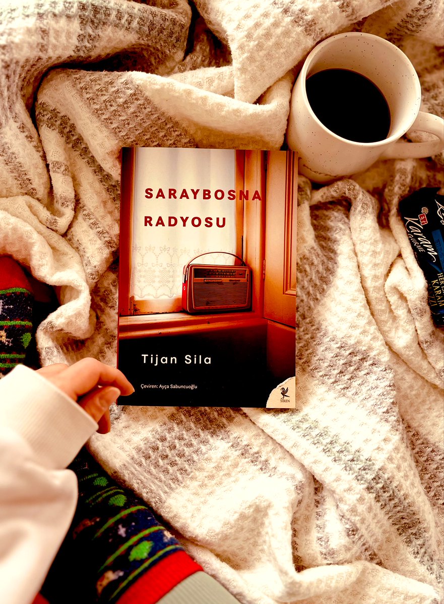 ZeyZey2508's tweet image. “Sadece yalnız kalmak ve eline kitabını almak istiyordu.” / Virginia Woolf
#cumartesi
#bookstagram
#booknow 
#saraybosna