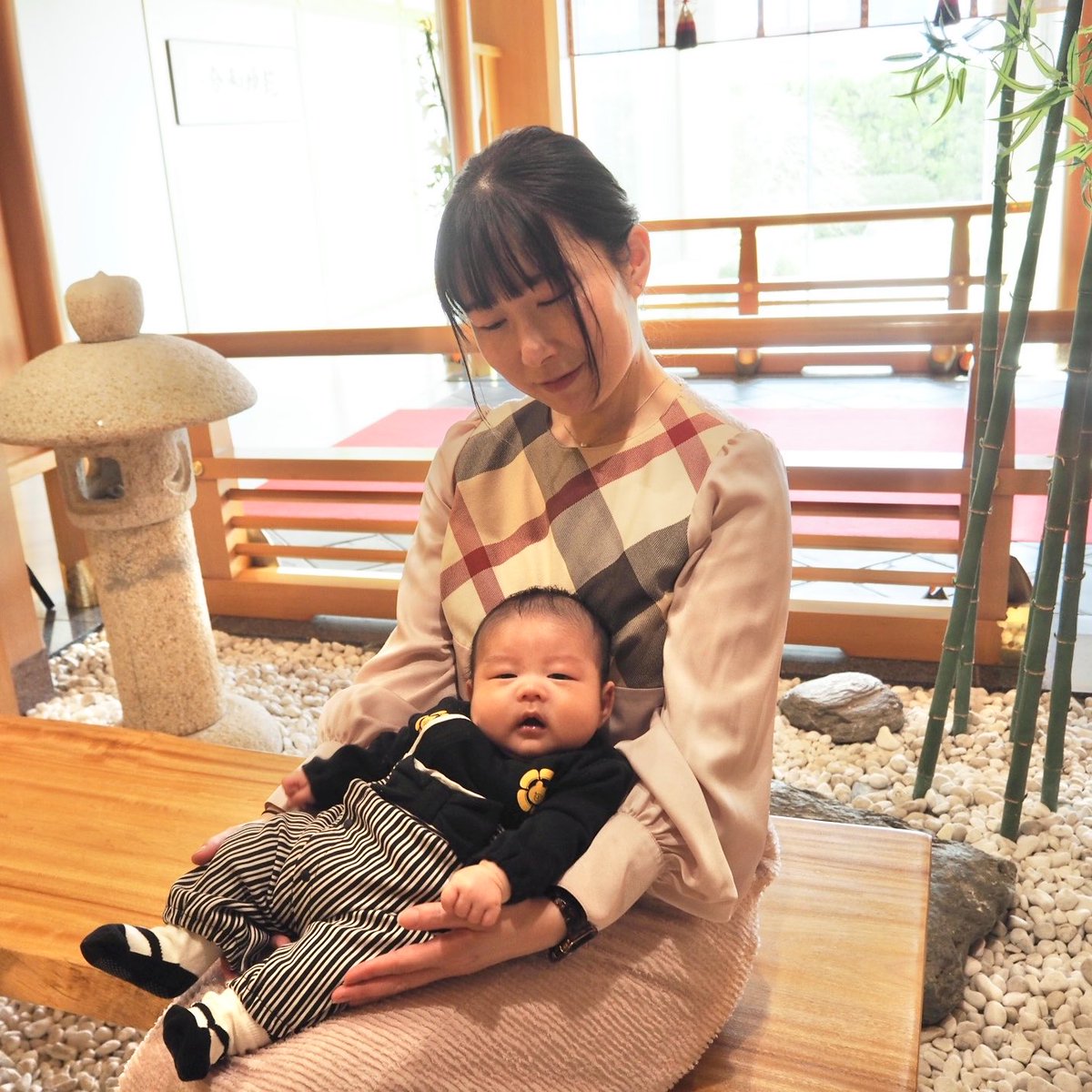 Micky_Dress's tweet photo. 10年前に挙式した式場で撮影会&amp;会食。去年クリスマスディナーできた時には会えなかったコーディネーターさんもいらしたからおっ子をお披露目できて幸🫶🏻 https://t.co/Kd29hxsYFF